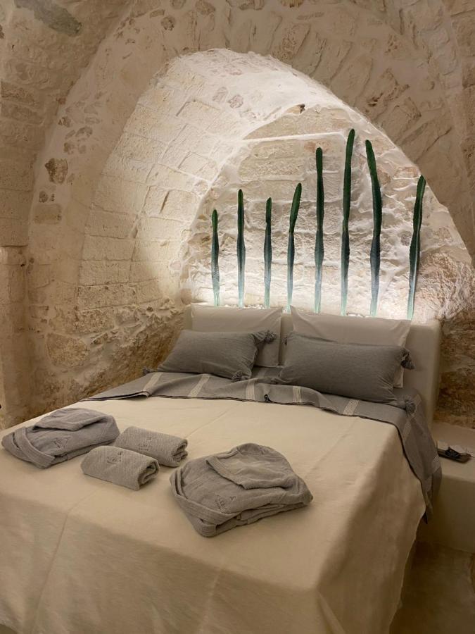 Alesia Luxury Cave Bed & Breakfast ออสตูนี ภายนอก รูปภาพ