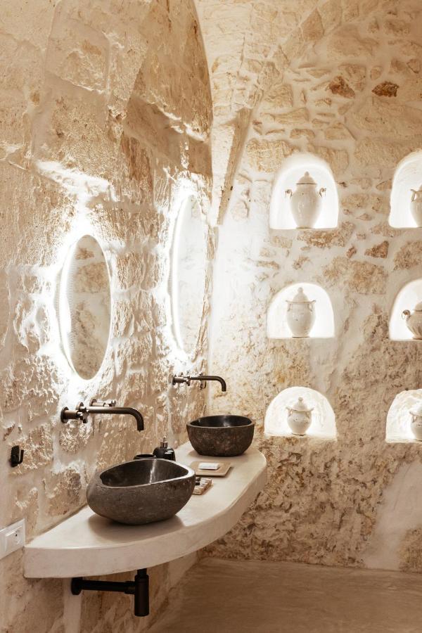 Alesia Luxury Cave Bed & Breakfast ออสตูนี ภายนอก รูปภาพ