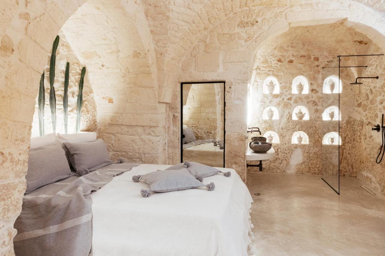 Alesia Luxury Cave Bed & Breakfast ออสตูนี ภายนอก รูปภาพ