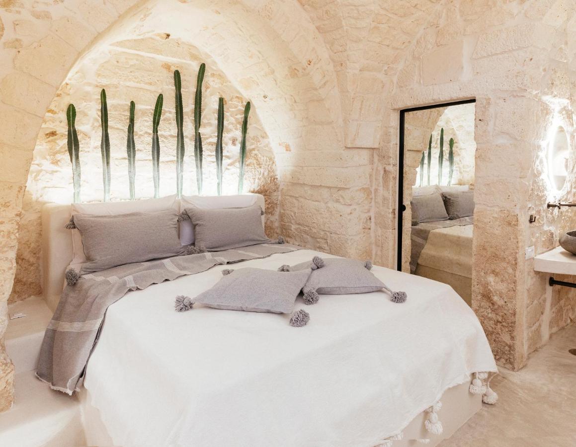 Alesia Luxury Cave Bed & Breakfast ออสตูนี ภายนอก รูปภาพ