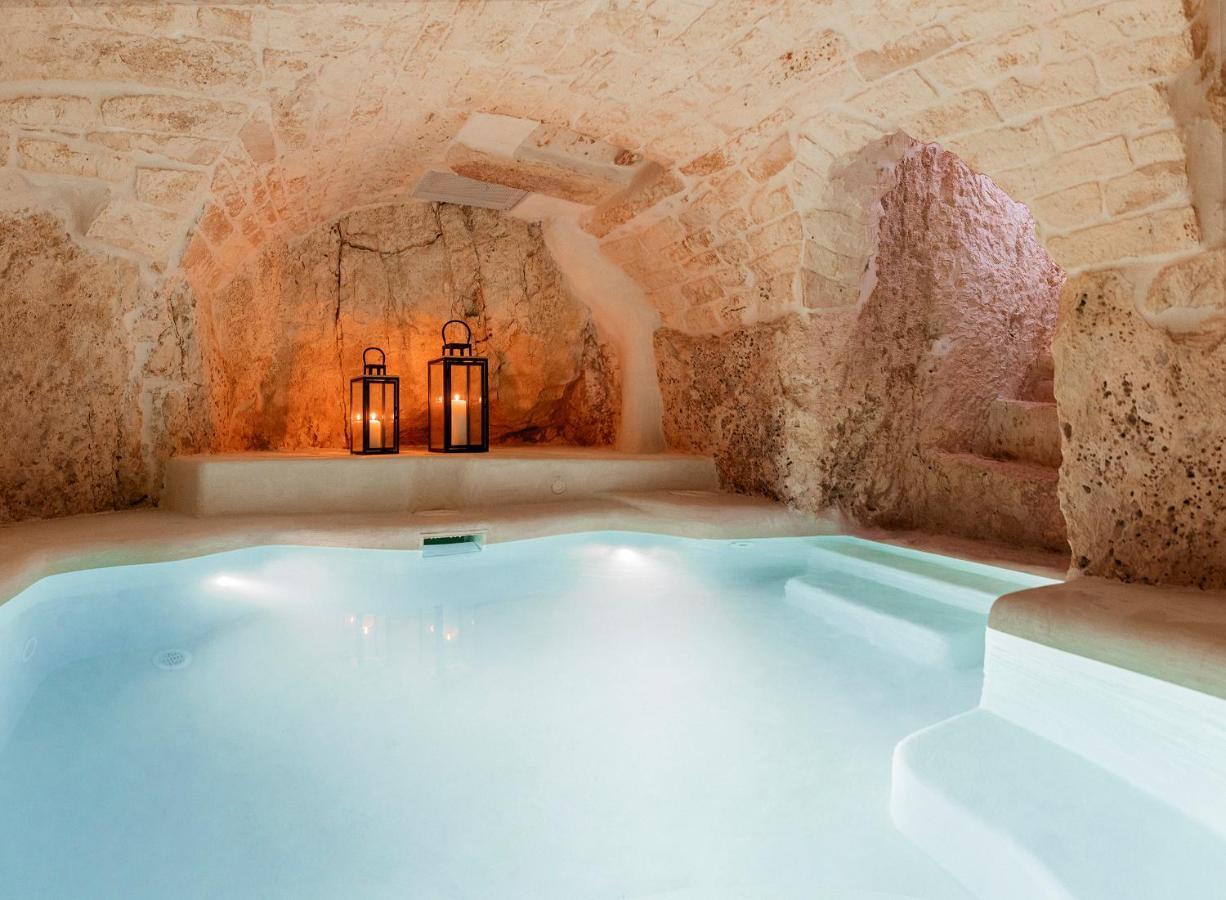 Alesia Luxury Cave Bed & Breakfast ออสตูนี ภายนอก รูปภาพ