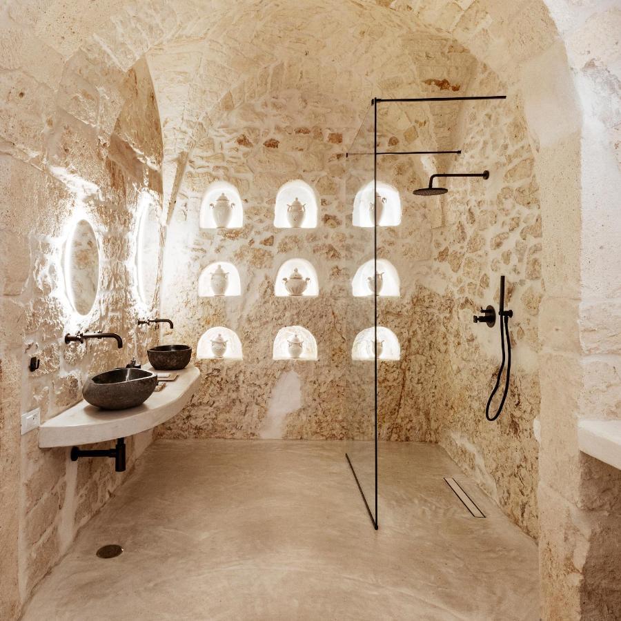 Alesia Luxury Cave Bed & Breakfast ออสตูนี ภายนอก รูปภาพ