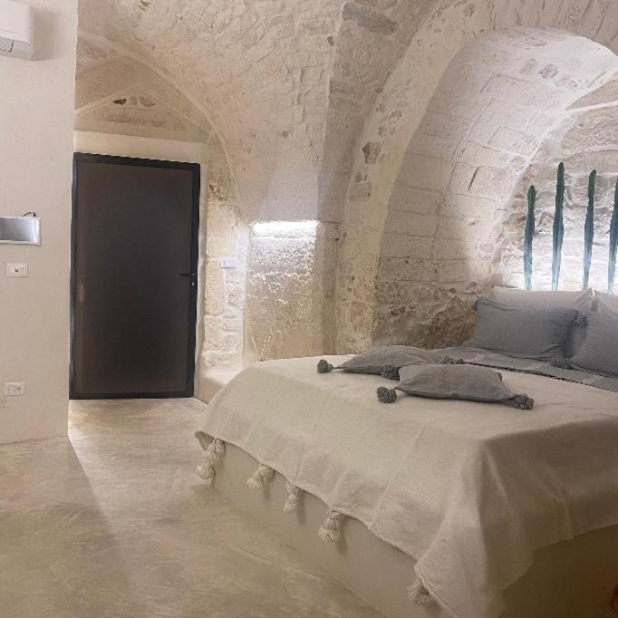 Alesia Luxury Cave Bed & Breakfast ออสตูนี ภายนอก รูปภาพ